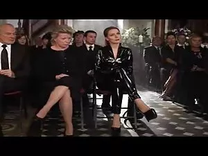 او مرا بست و باعث شد ...