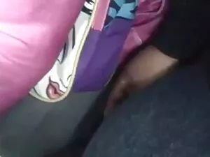 بلوند زیبا با لباس ز ...